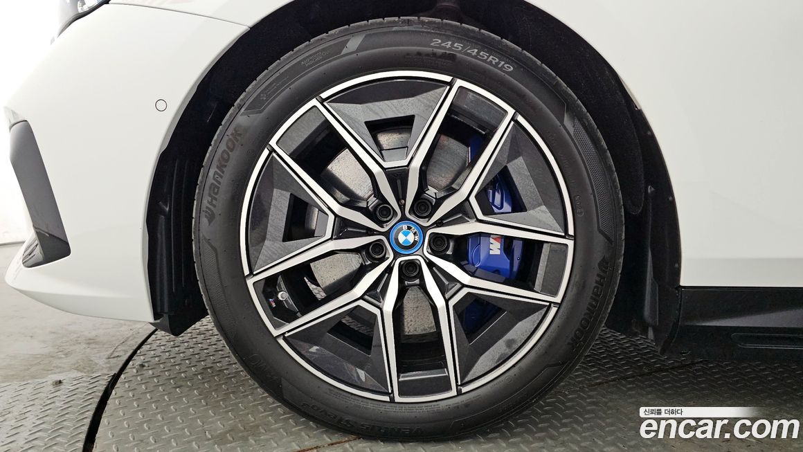 BMW i5 2025