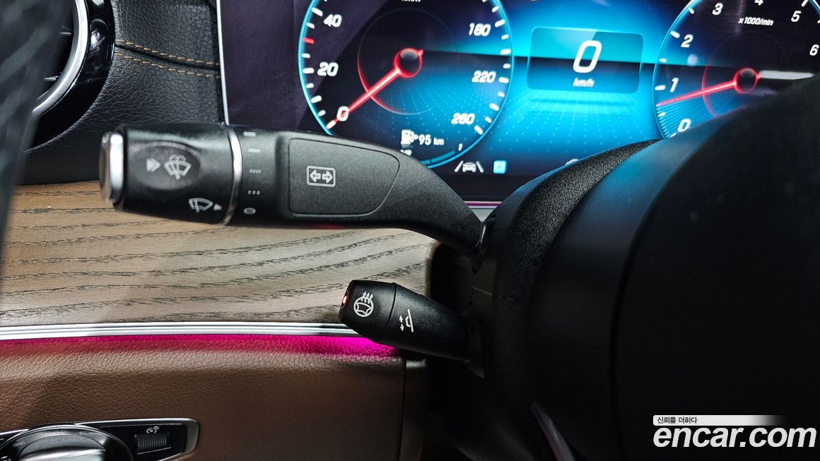 Mercedes-Benz E-Class 2022