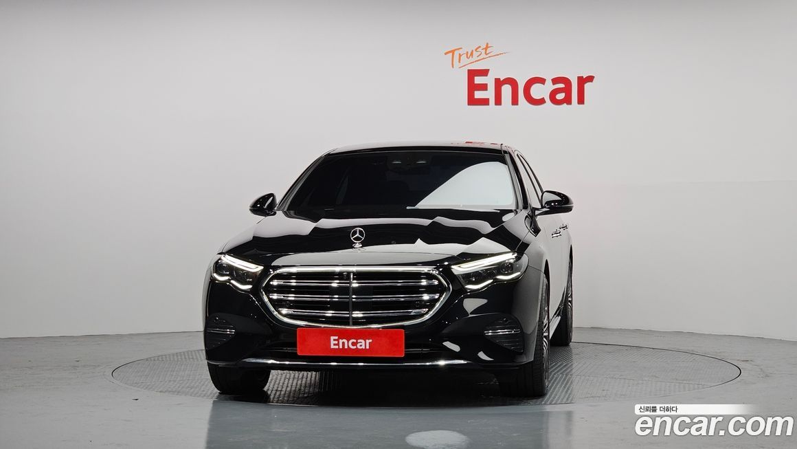 Mercedes-Benz E-Class 2024