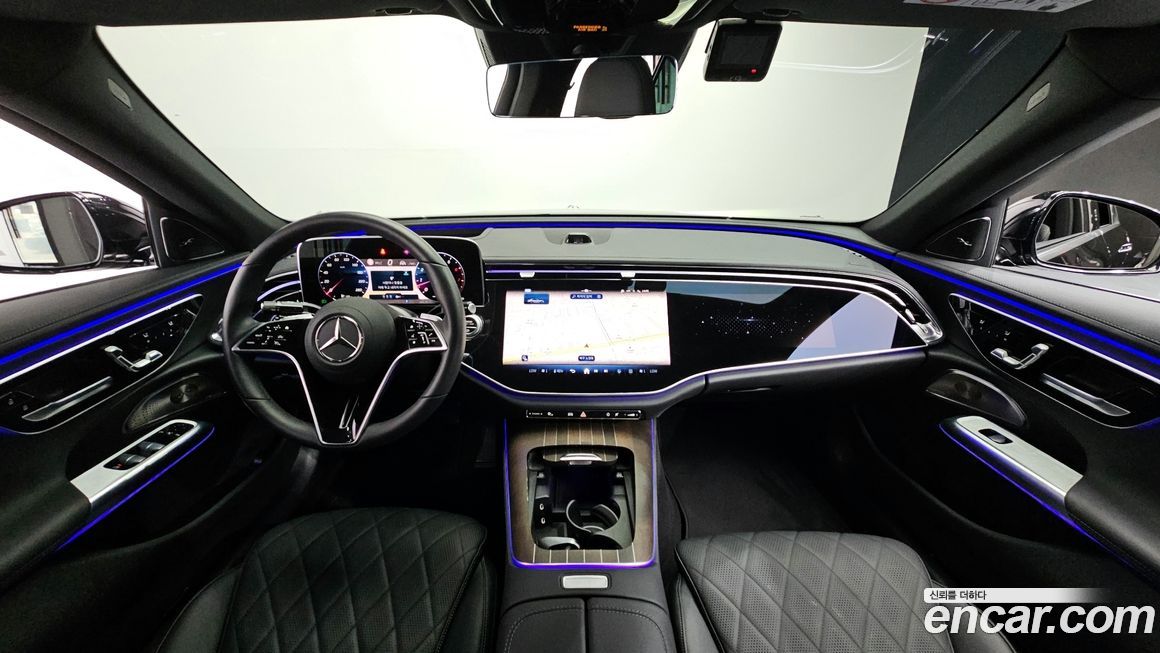 Mercedes-Benz E-Class 2024