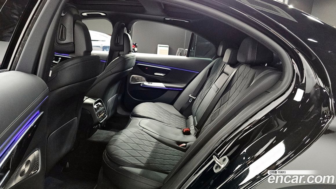 Mercedes-Benz E-Class 2024