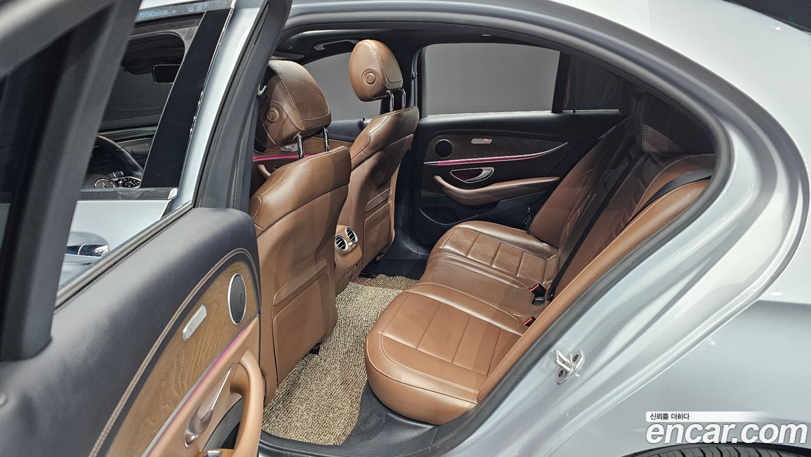 Mercedes-Benz E-Class 2022