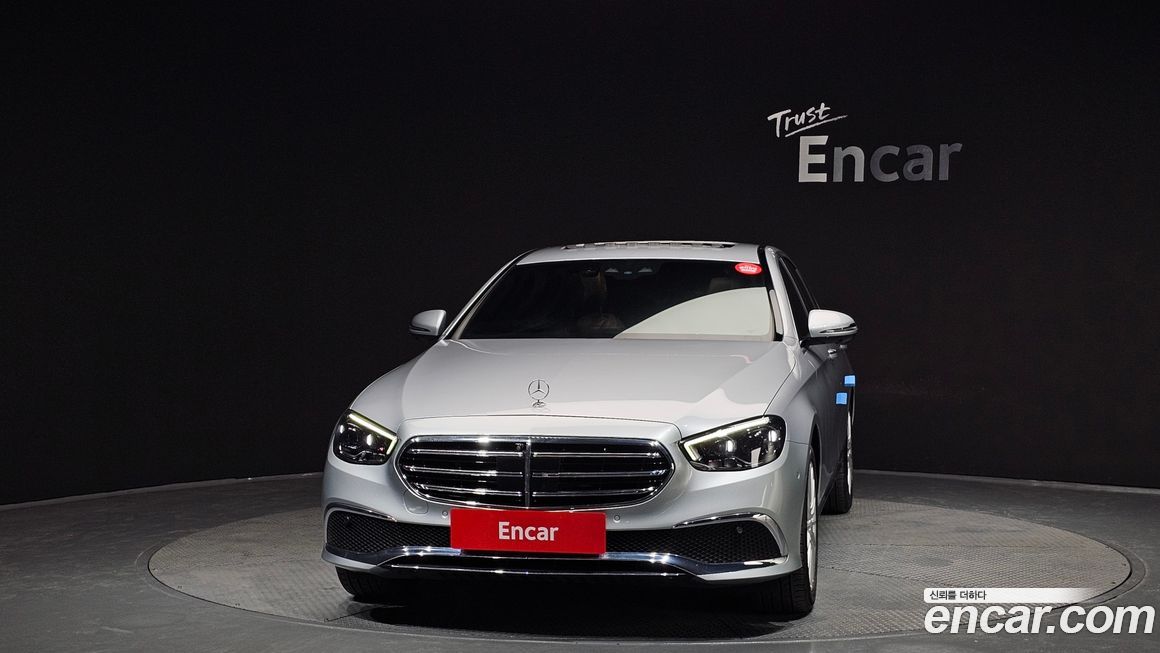 Mercedes-Benz E-Class 2022
