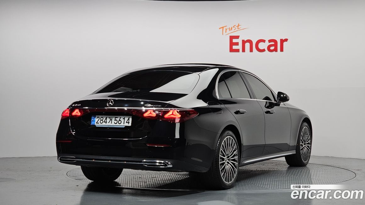 Mercedes-Benz E-Class 2024