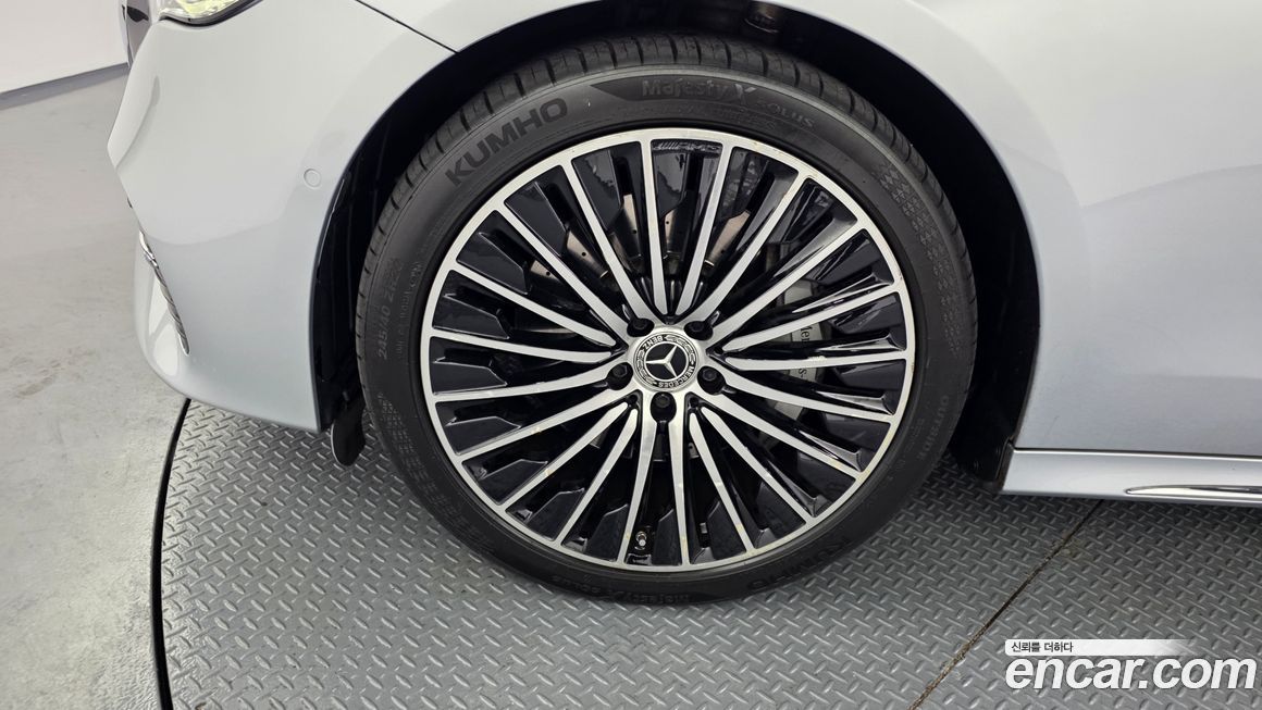 Mercedes-Benz E-Class 2024