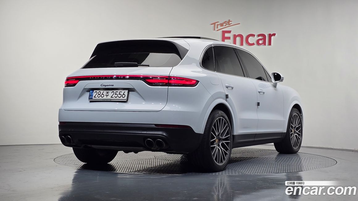 Porsche Cayenne 2021