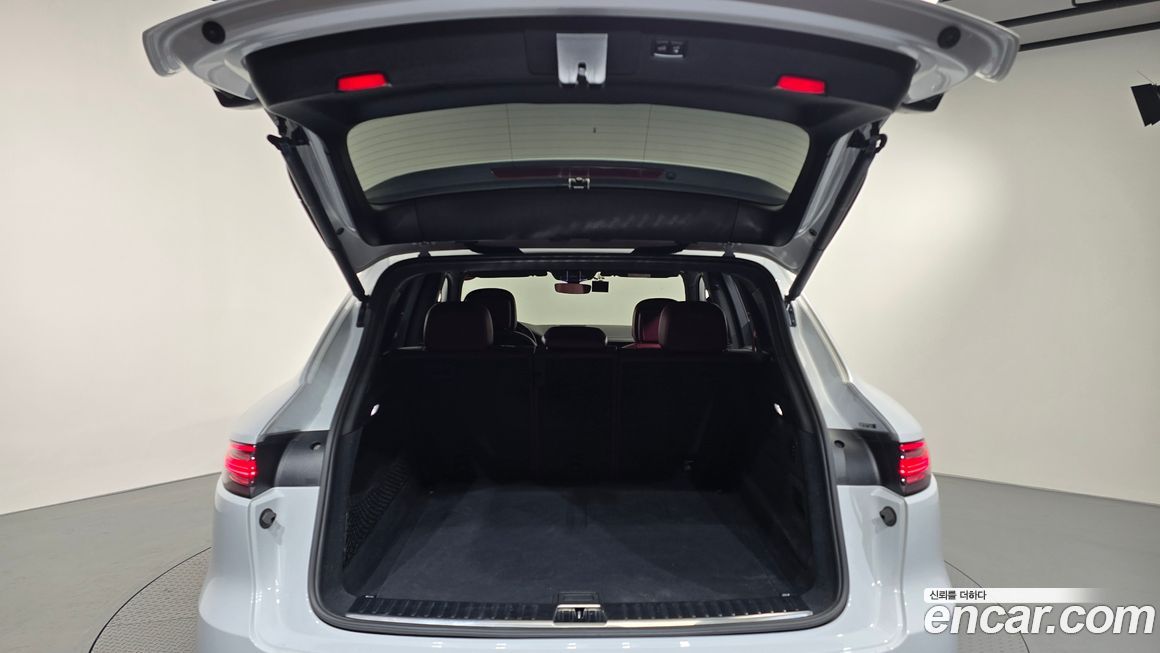 Porsche Cayenne 2021