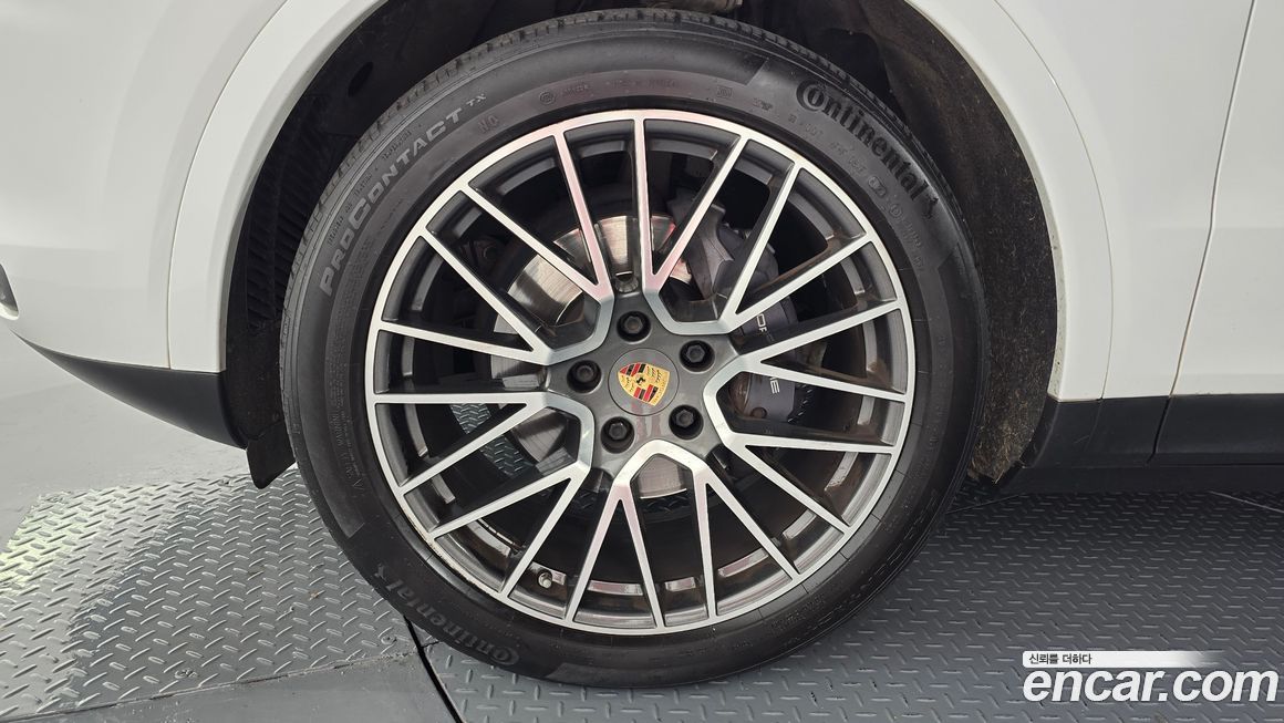 Porsche Cayenne 2021