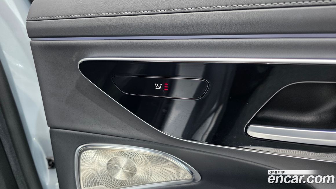 Mercedes-Benz E-Class 2024