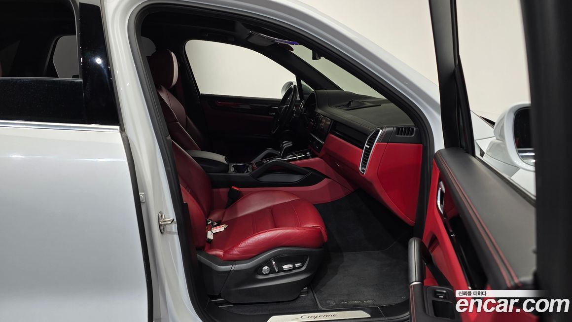 Porsche Cayenne 2021