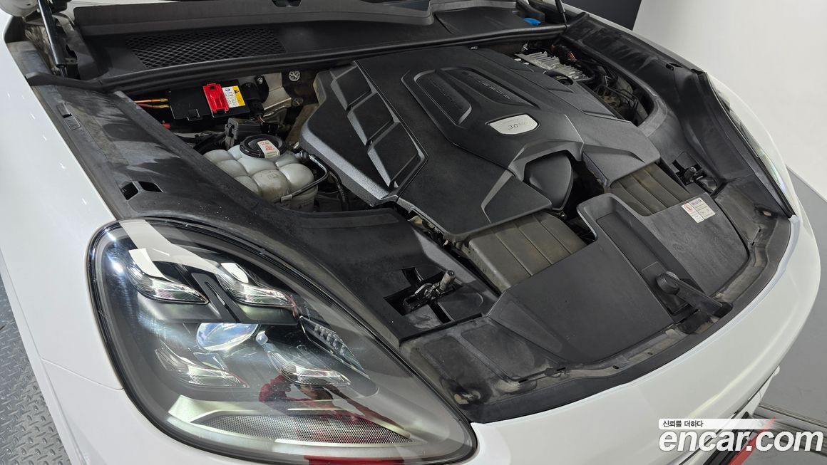 Porsche Cayenne 2021