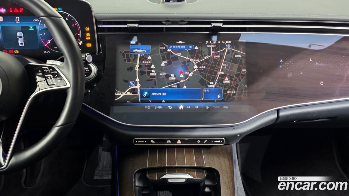 Mercedes-Benz E-Class 2024
