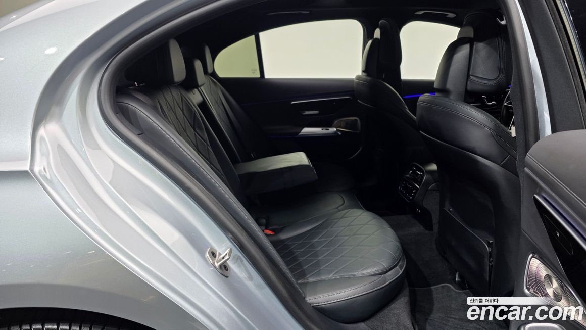 Mercedes-Benz E-Class 2024