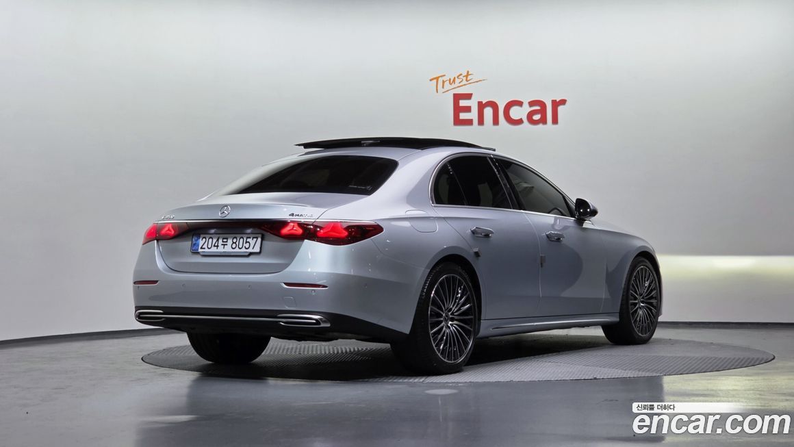 Mercedes-Benz E-Class 2024