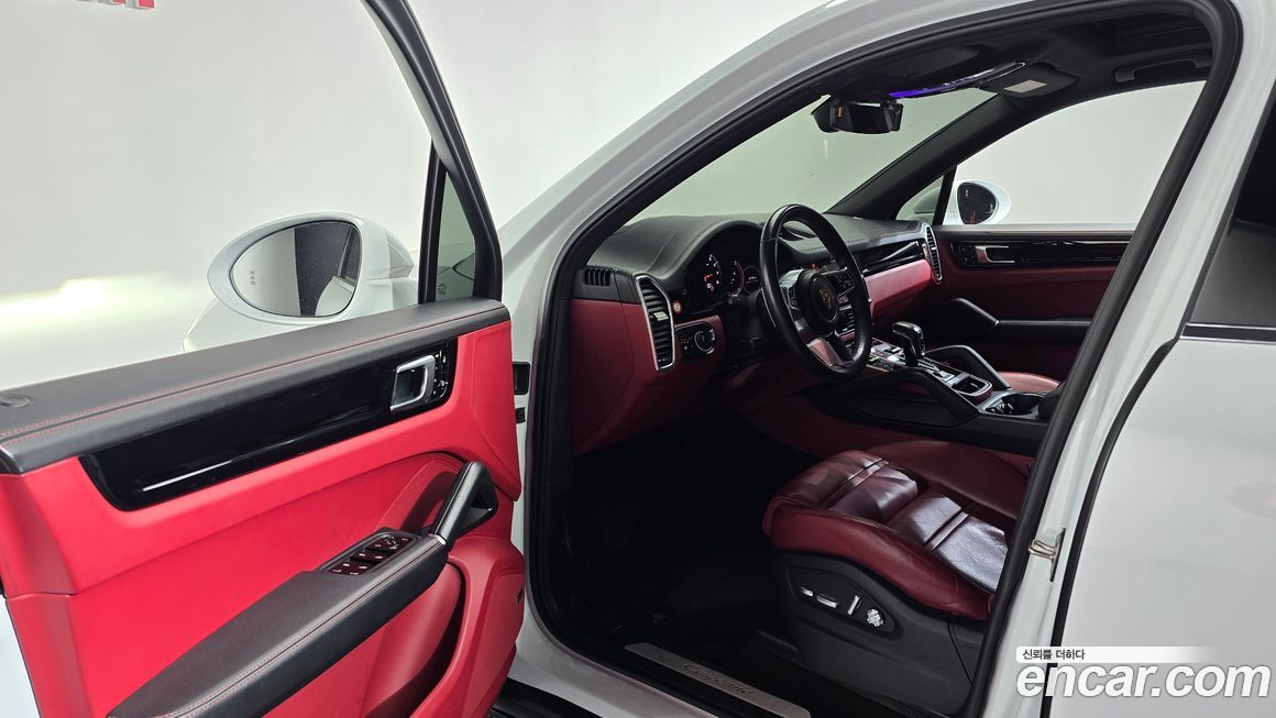 Porsche Cayenne 2021