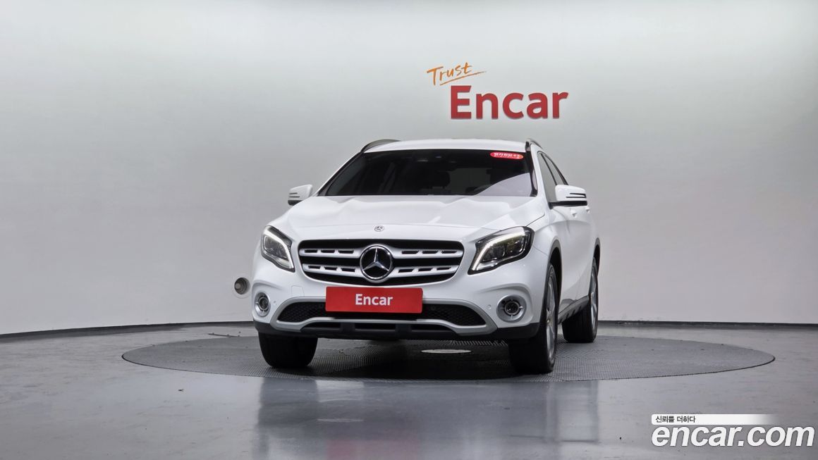 Mercedes-Benz GLA-Class 2019