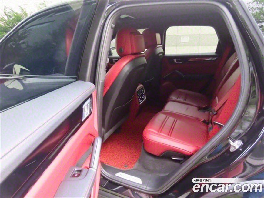 Porsche Cayenne 2021