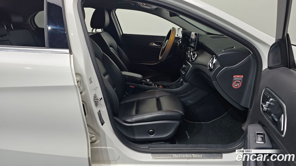 Mercedes-Benz GLA-Class 2019