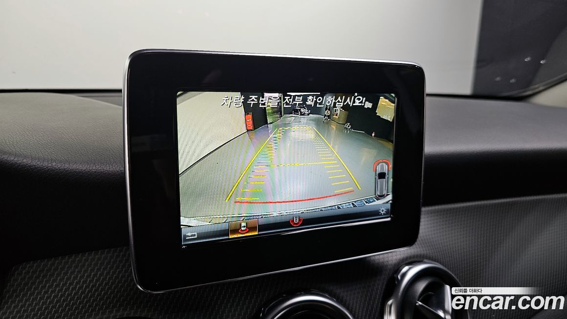 Mercedes-Benz GLA-Class 2019