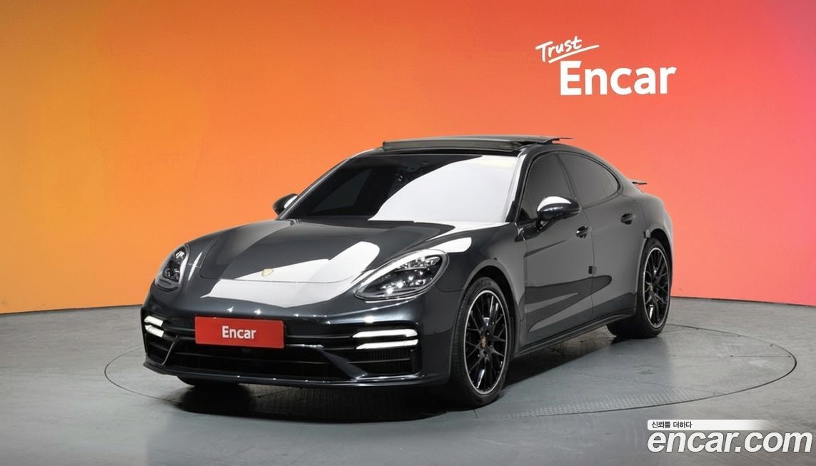 Porsche Panamera 2021