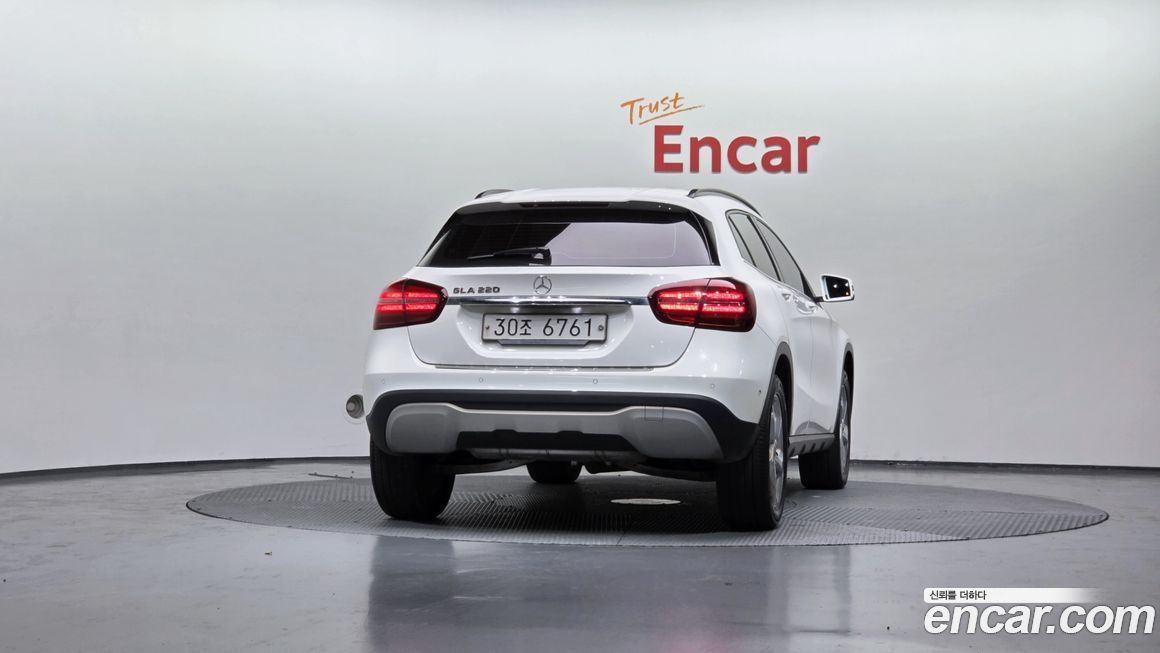 Mercedes-Benz GLA-Class 2019