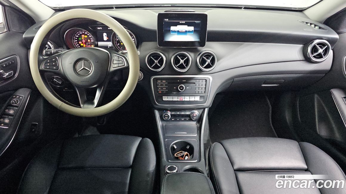 Mercedes-Benz GLA-Class 2019