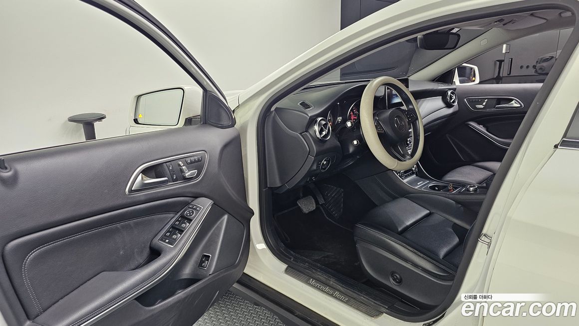 Mercedes-Benz GLA-Class 2019