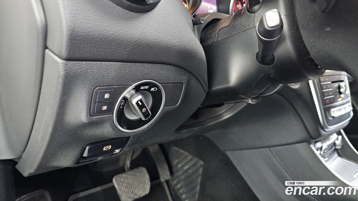 Mercedes-Benz GLA-Class 2019