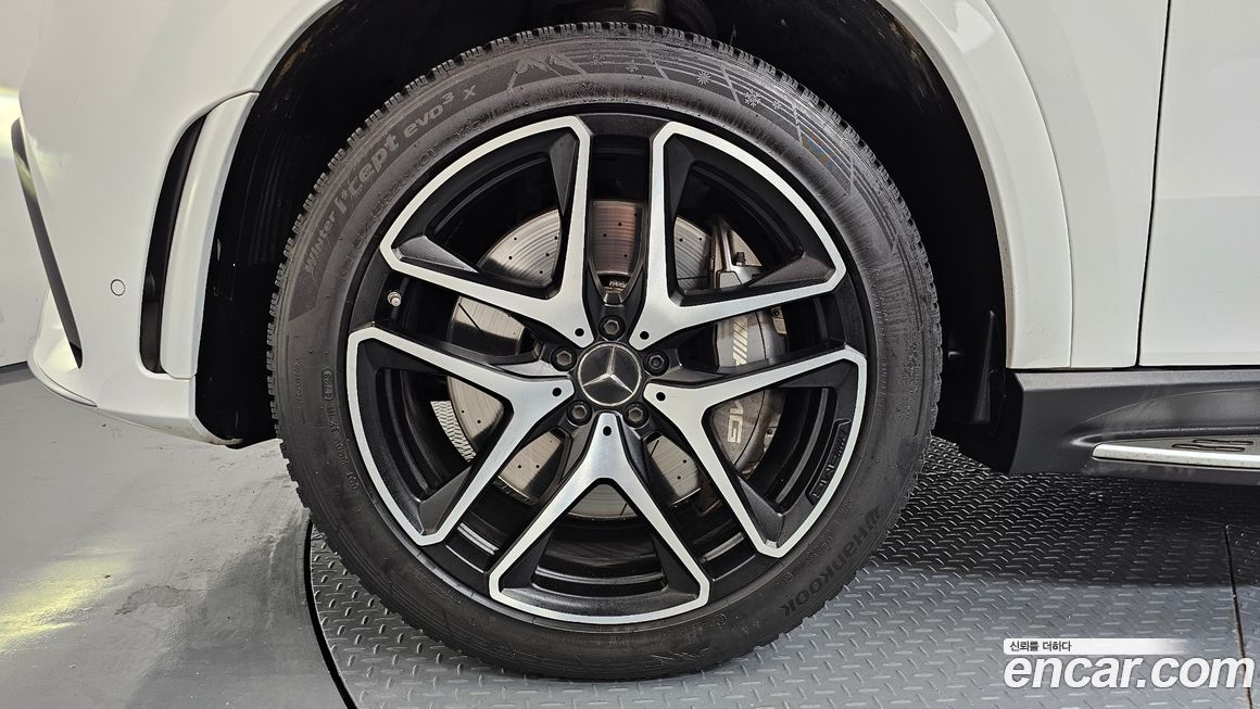 Mercedes-Benz GLE-Class 2023