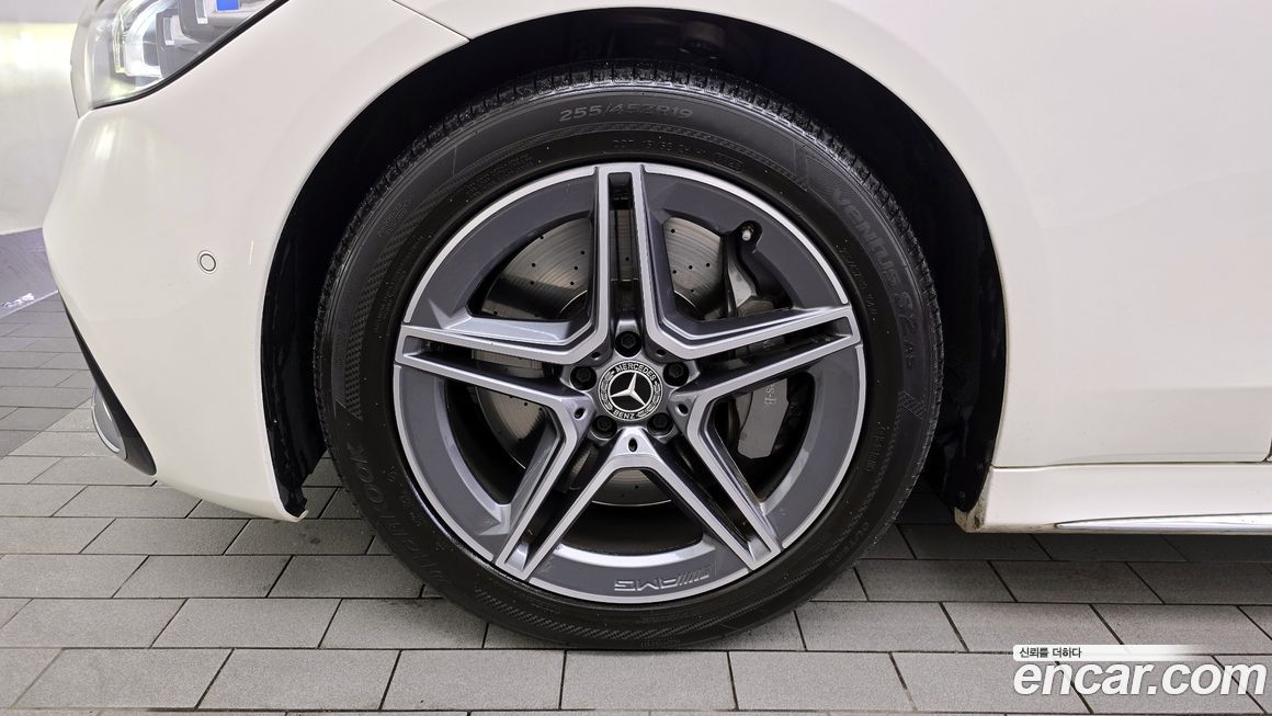 Mercedes-Benz S-Class 2023