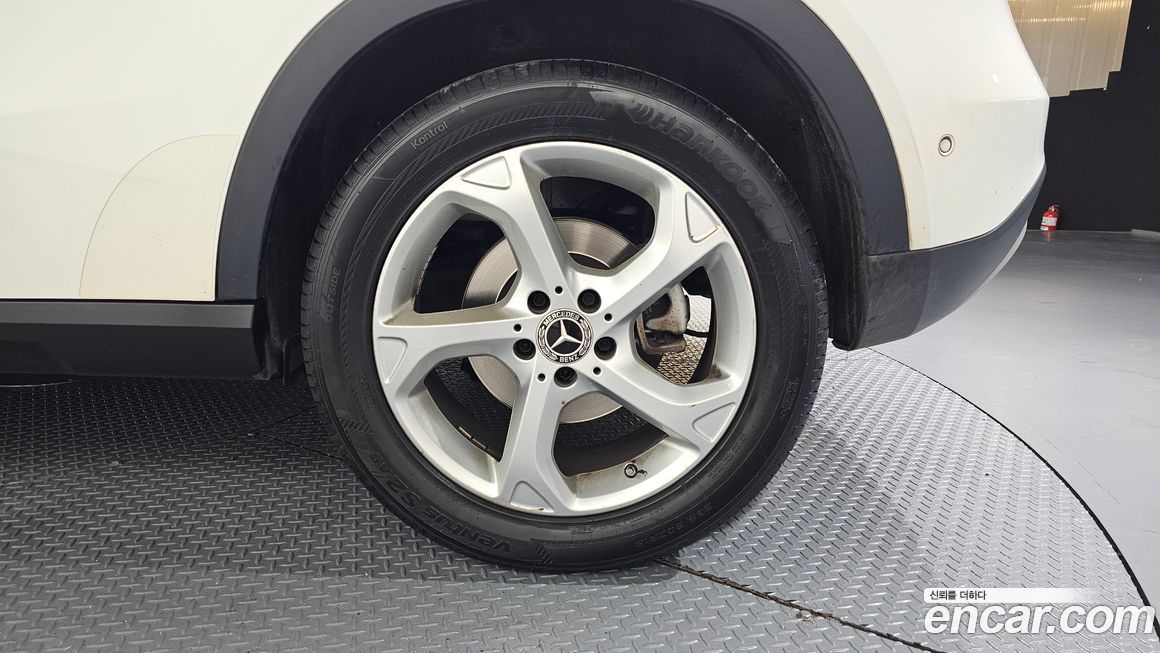 Mercedes-Benz GLA-Class 2019