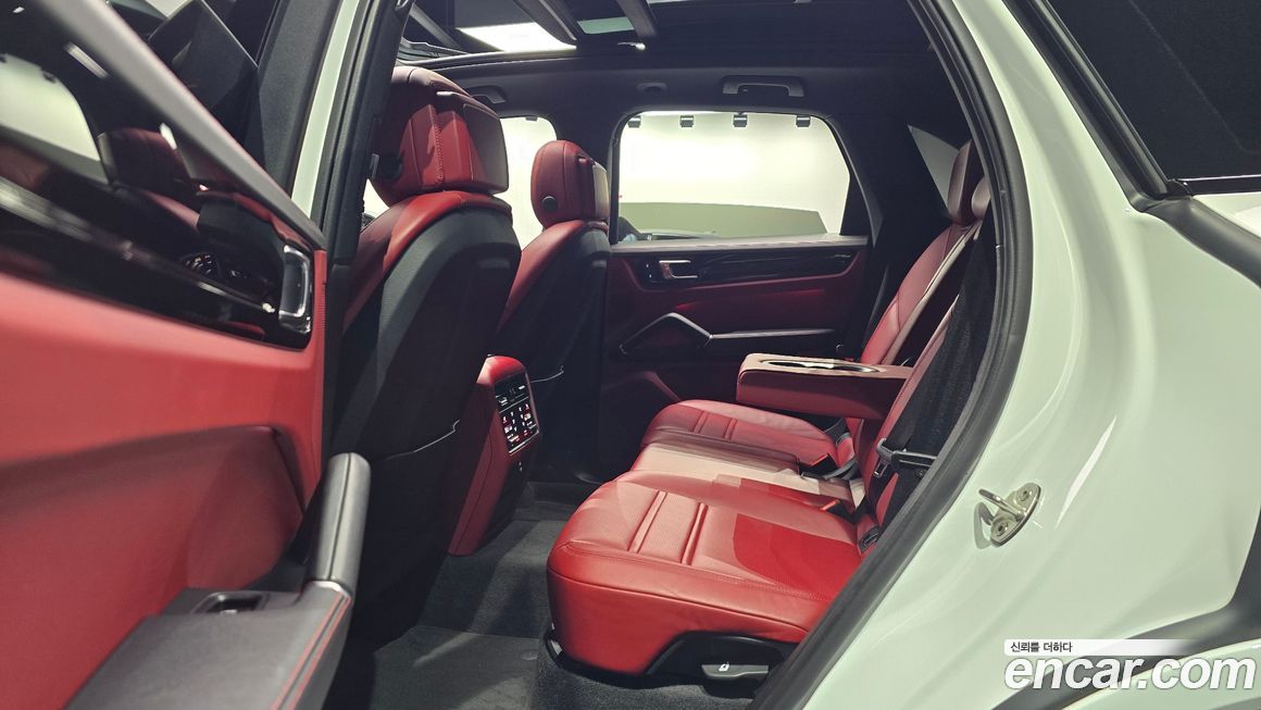 Porsche Cayenne 2023