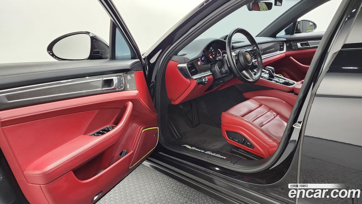 Porsche Panamera 2023