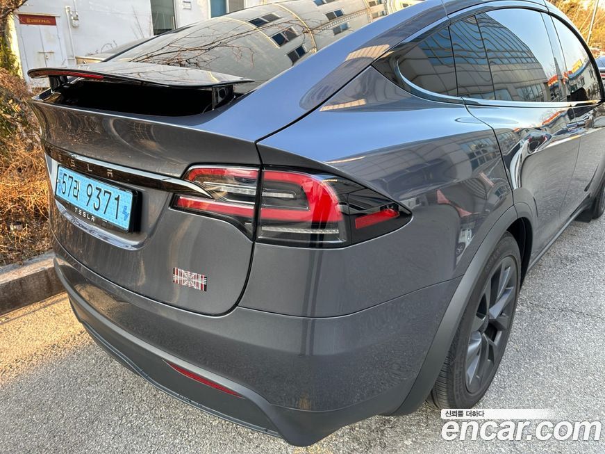 Tesla Model X 2023
