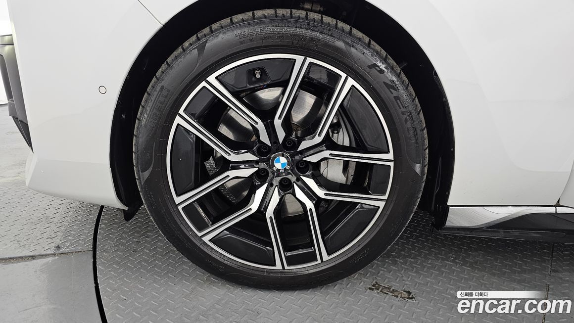 BMW i7 2023