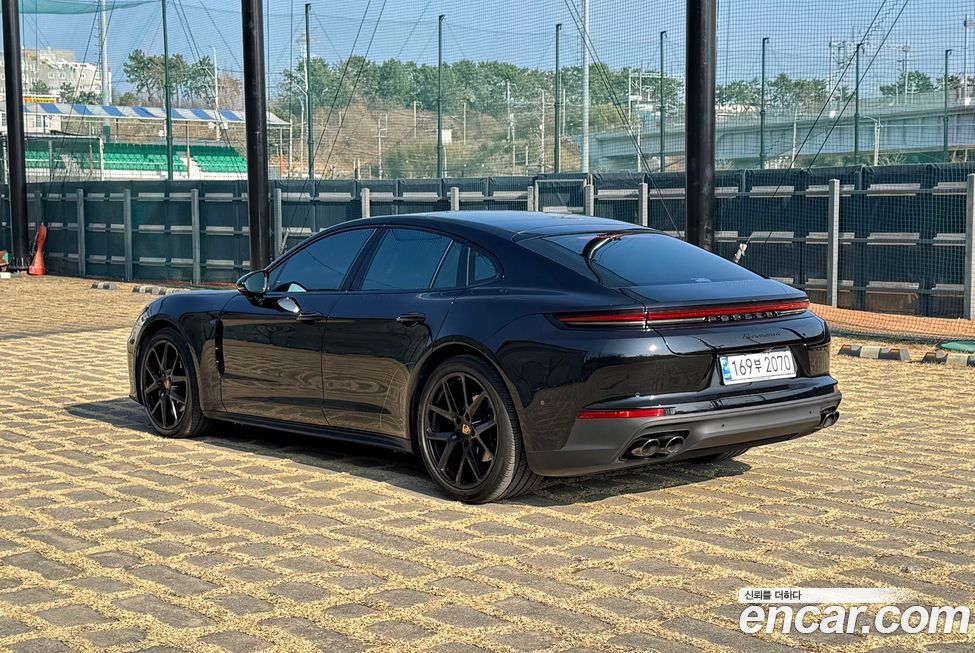 Porsche Panamera 2024