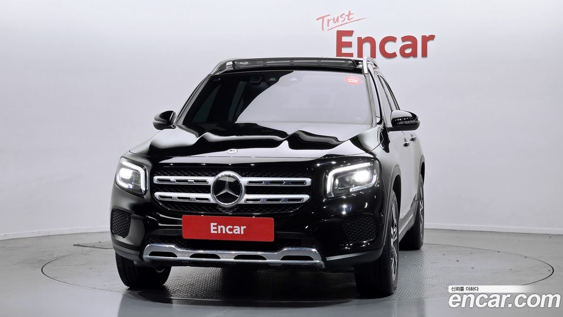 Mercedes-Benz GLB-Class 2023