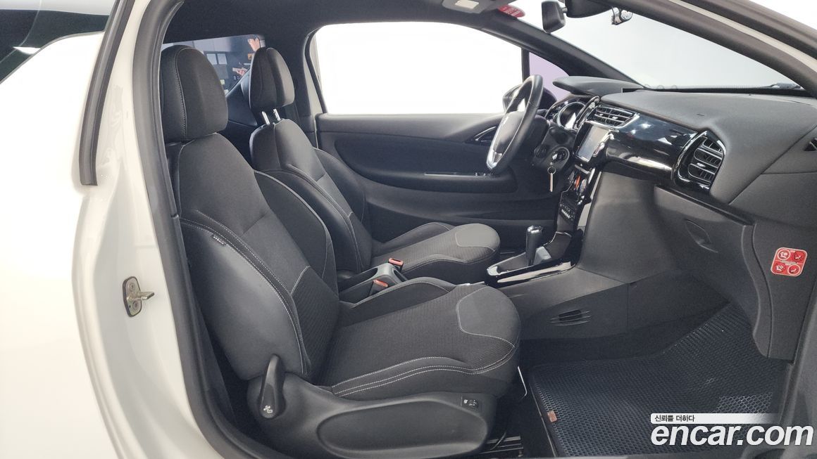 Citroen-DS DS3 2012