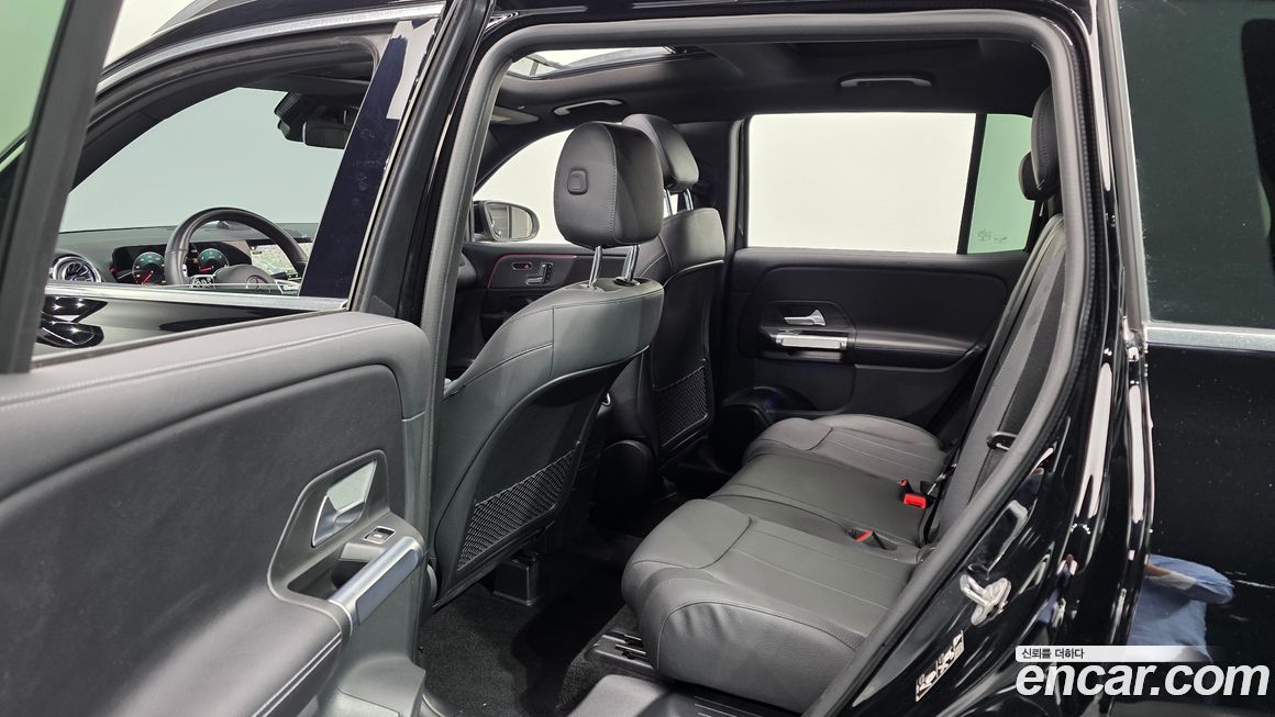 Mercedes-Benz GLB-Class 2023