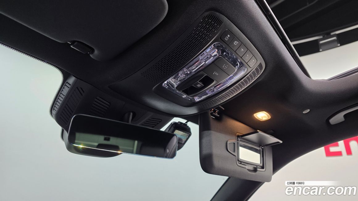 Mercedes-Benz GLB-Class 2023