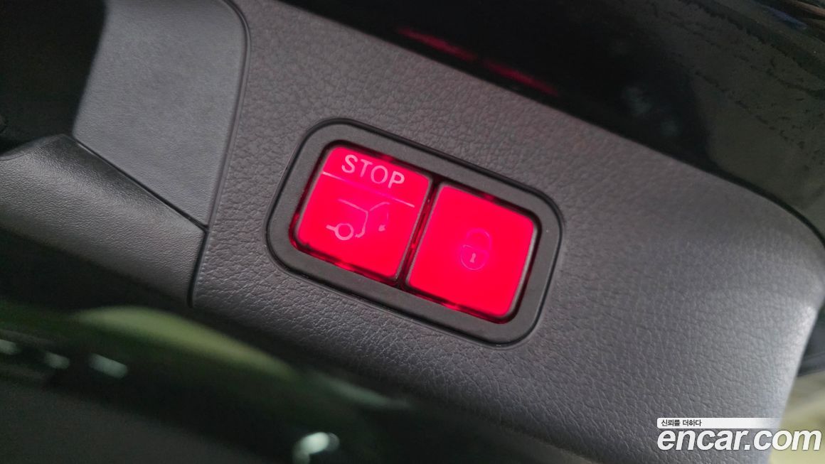 Mercedes-Benz GLB-Class 2023