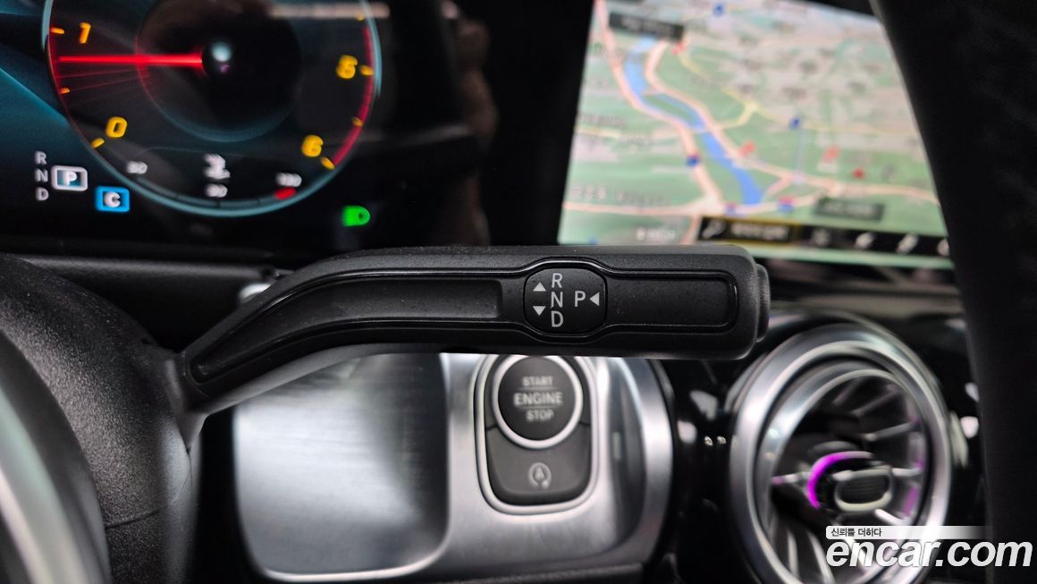 Mercedes-Benz GLB-Class 2023