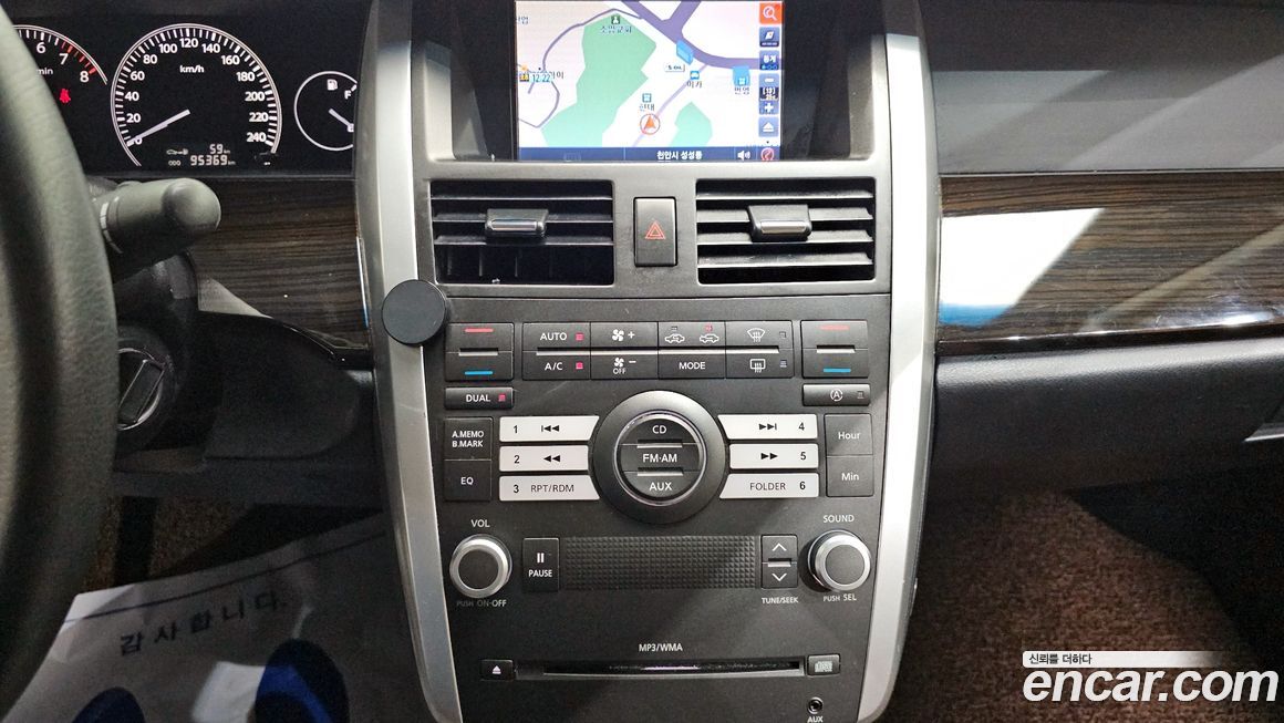 Renault-KoreaSamsung SM7 2011