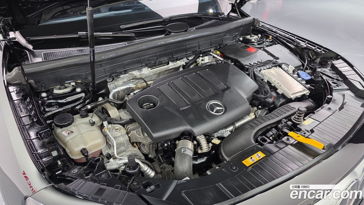 Mercedes-Benz GLB-Class 2023