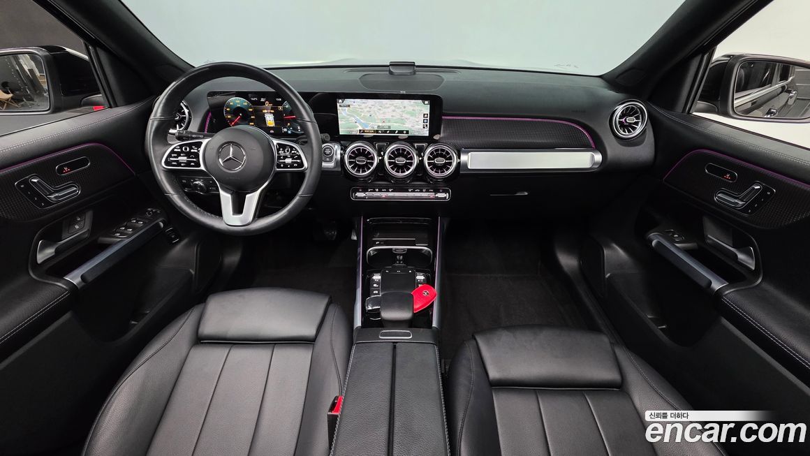 Mercedes-Benz GLB-Class 2023