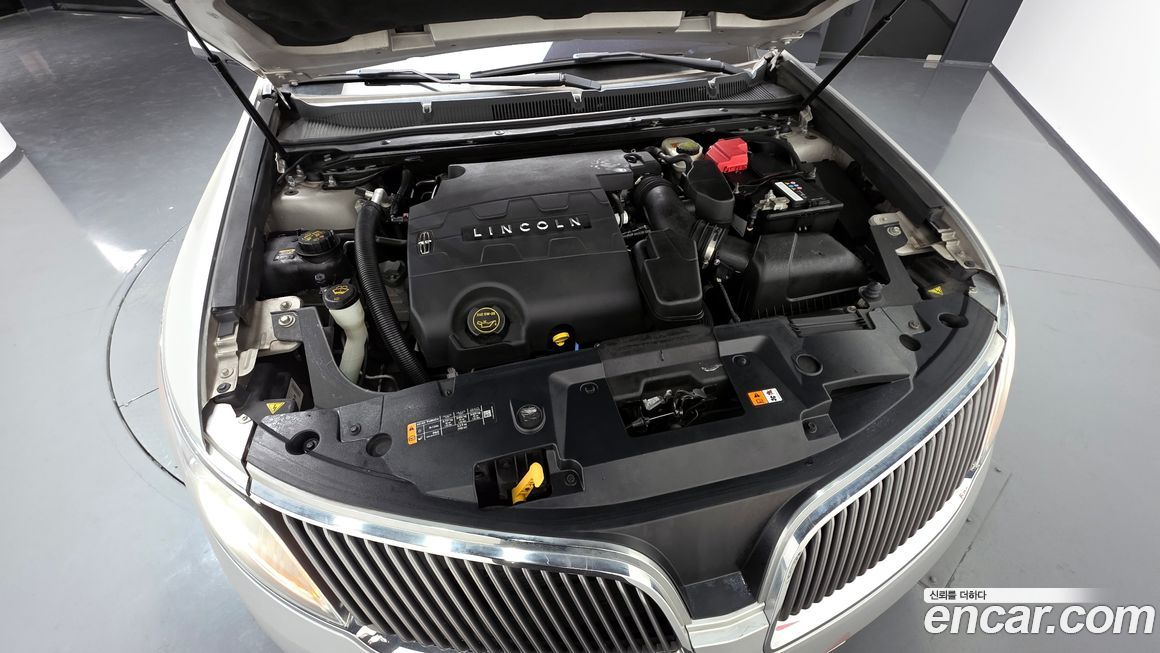 Lincoln MKS 2014