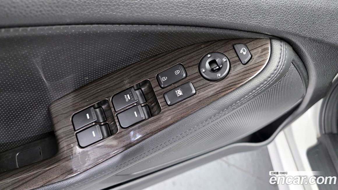 Kia K5 2011