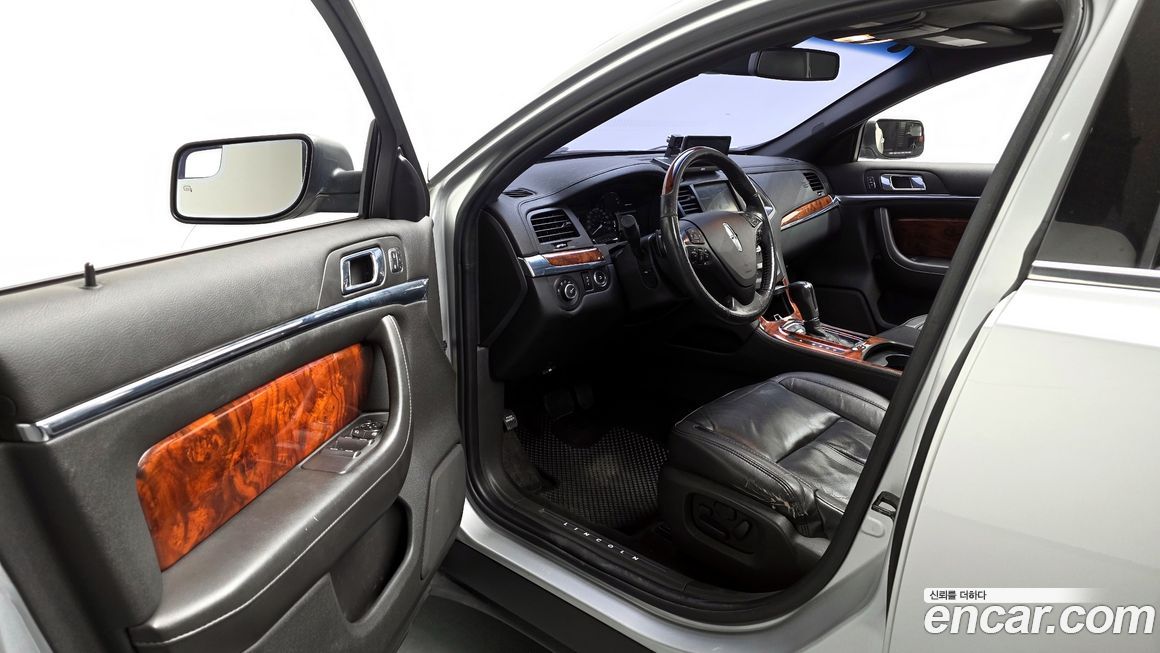 Lincoln MKS 2014