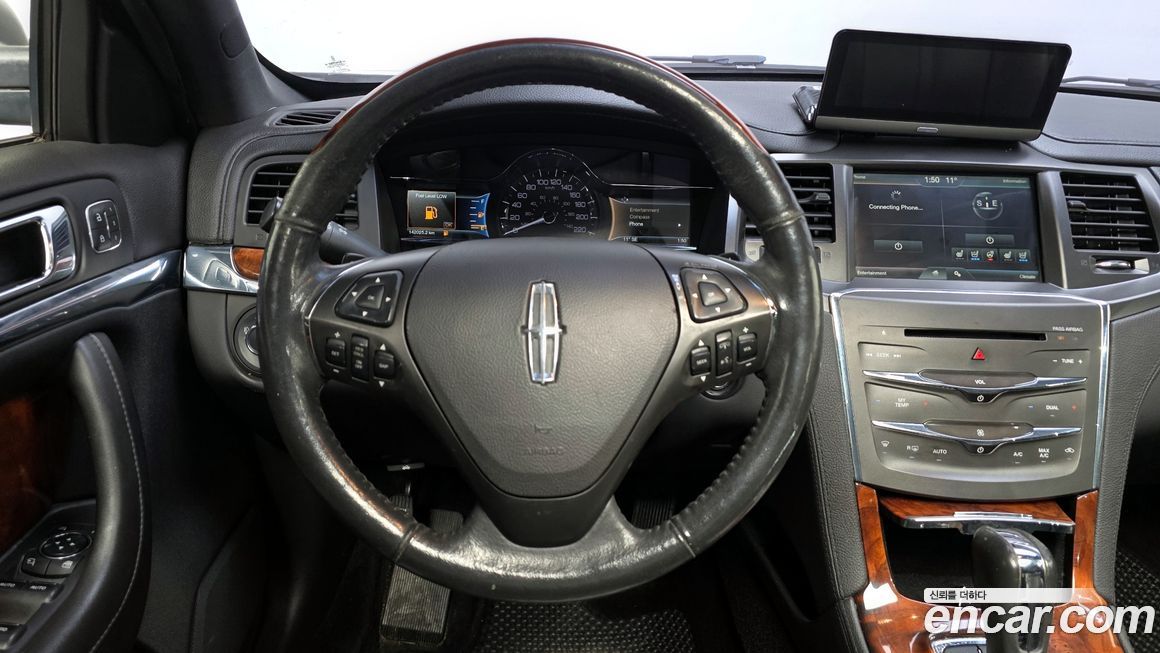 Lincoln MKS 2014