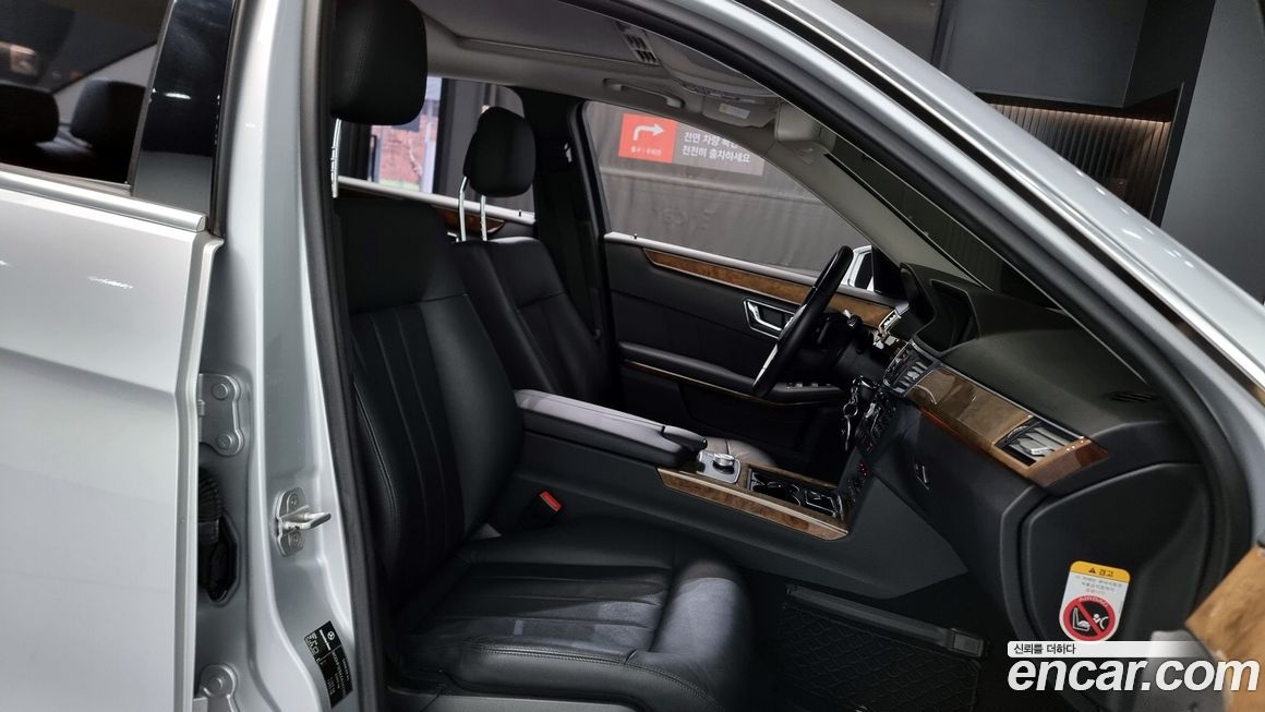 Mercedes-Benz E-Class 2010